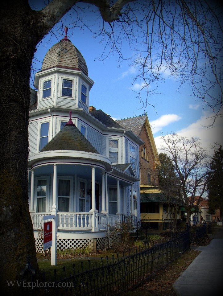 Victorian homes in Sistersville