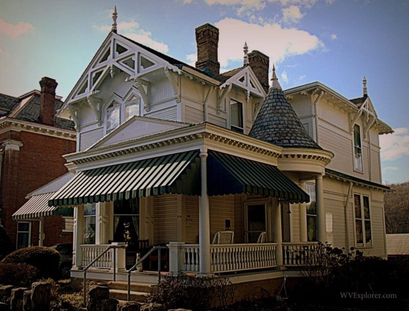 Queene Anne in Sistersville, West Virginia, Tyler County, Mid-Ohio Valley Region