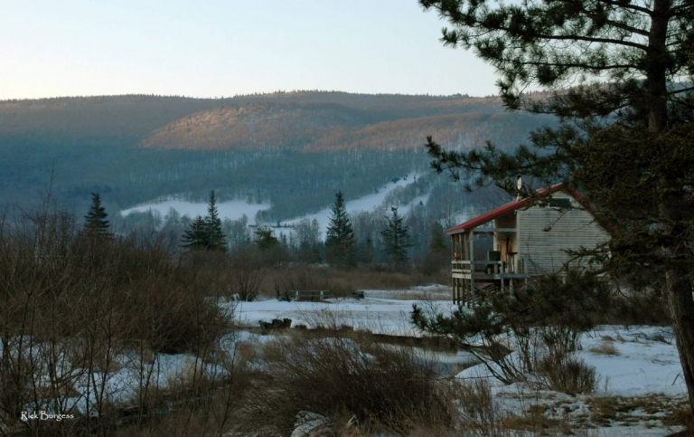 Pack the essentials when cabin lodging in West Virginia in winter