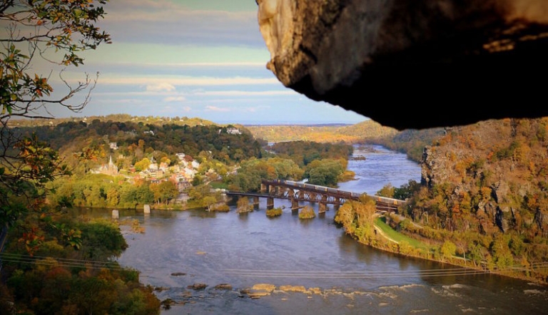 Harpers Ferry rangers to lead strenuous May 8 hike to Split Rock