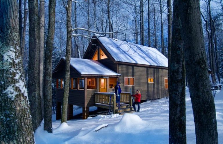 Vacationers arrive at cabin near Fayetteville., West Virginia