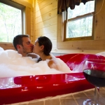 Heart-shaped tub at Country Road Cabins