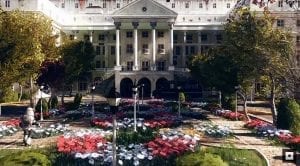 A dilapidated version of The Greenbrier appears in the new Fallout 76 game.