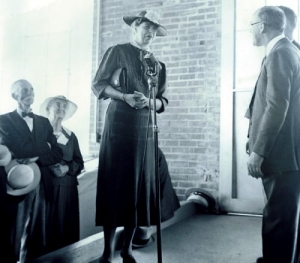 Eleanor Roosevelt at addresses homesteaders at Arthurdale, West Virginia.