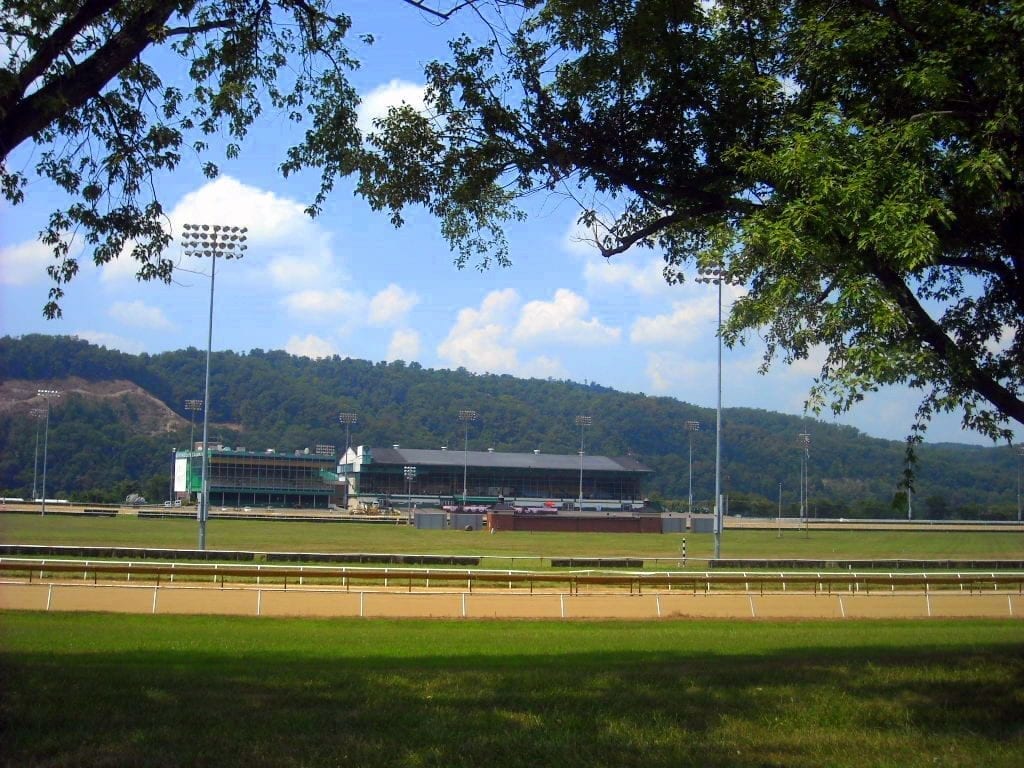 hollywood casino west virginia hotel