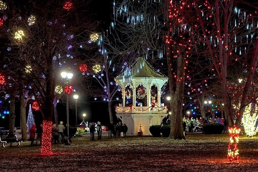Three holiday light displays attract visitors to Point Pleasant area