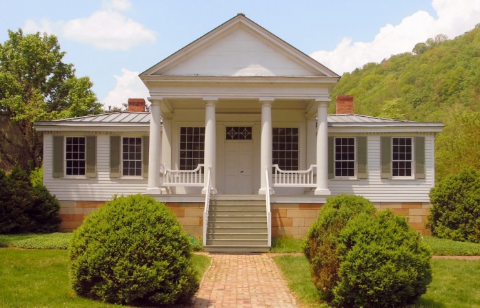 Craik-Patton House The first board-built home in Charleston, the Craik-Patton House still stands near Daniel Boone Park.