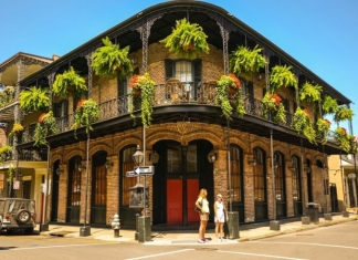 Tourists explore New Orleans, Louisiana, a famous U.S. melting-pot city.