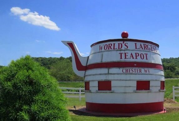 Billed as the world's largest teapot, the Chester Teapot attracts souvenir photographers to the northern pandhandle of the state.