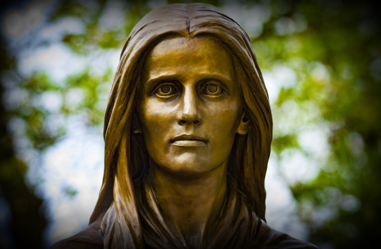 Mary Draper Ingles is immortalized in bronze at Radford, Virginia.