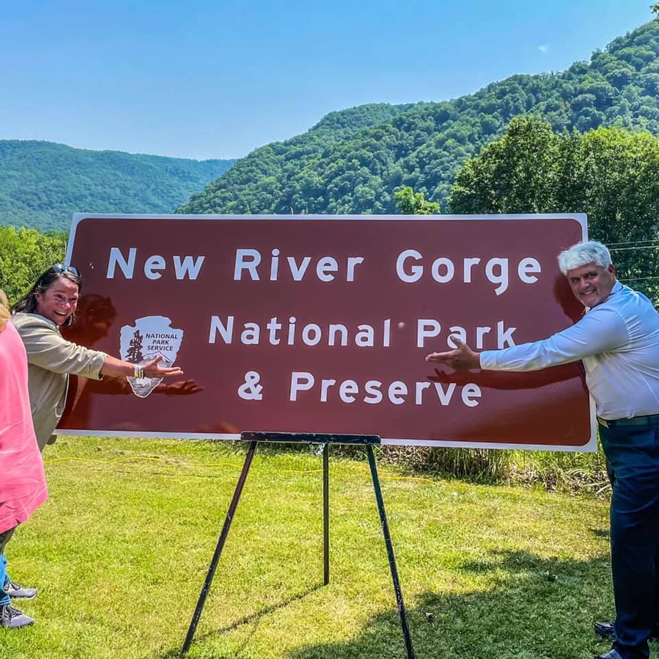 Hinton and Fayetteville Mayors celebrate National Park