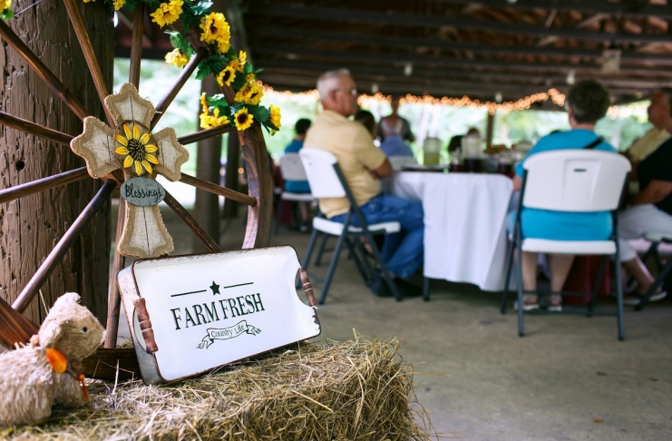 Guests at West Virginia state parks enjoying farm-to-table dining.