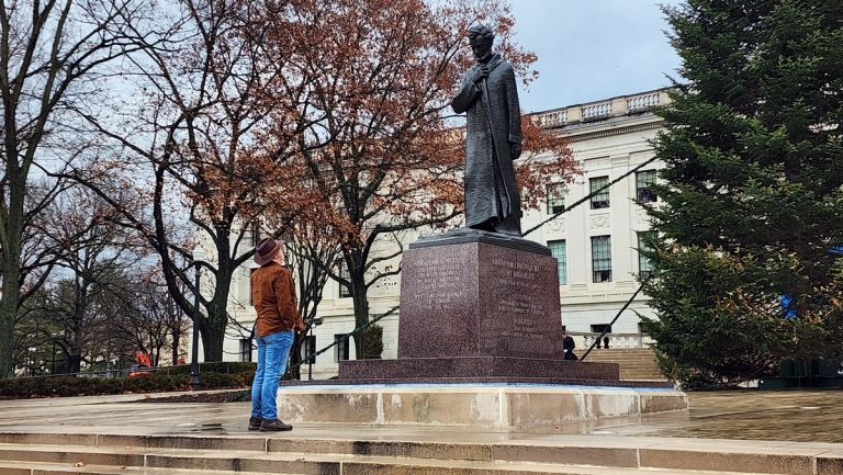 Statue of Abraham Lincoln at West Virginia Capitol took years to realize