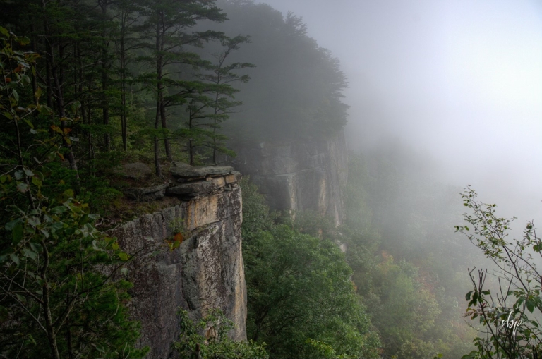 W.Va. Gov. celebrates expanded access to Endless Wall hiking trail