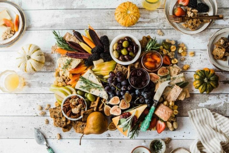 Guests are invited to enjoy curated menus crafted with locally sourced ingredients, highlighting the best of Appalachian cuisine.