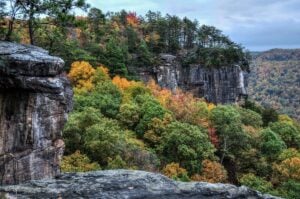The Endless Wall Trail offers some of the most celebrated overlooks in New River Gorge National Park and Preserve. (Photo courtesy Rick Burgess)