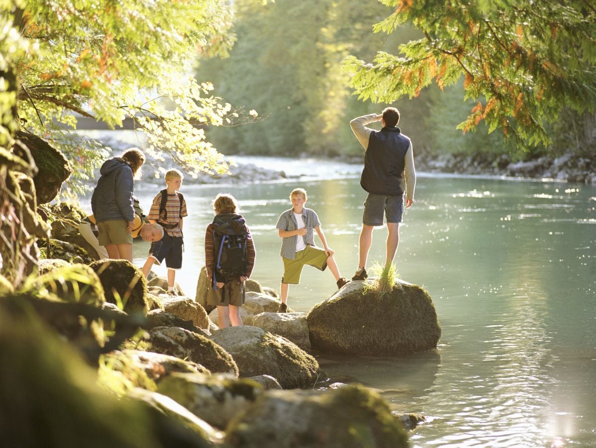 Discover 10 free things to do in West Virginia this summer, including waterfalls, rail trails, scenic overlooks, historic towns, and family adventures.